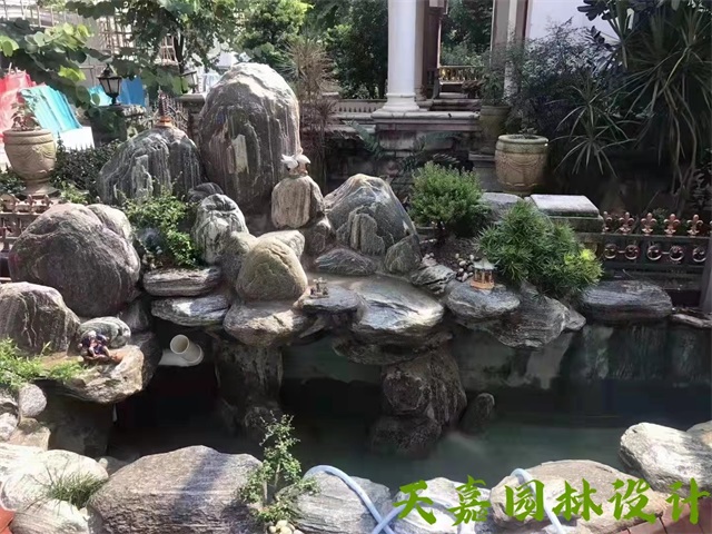 江汉小型庭院假山鱼池